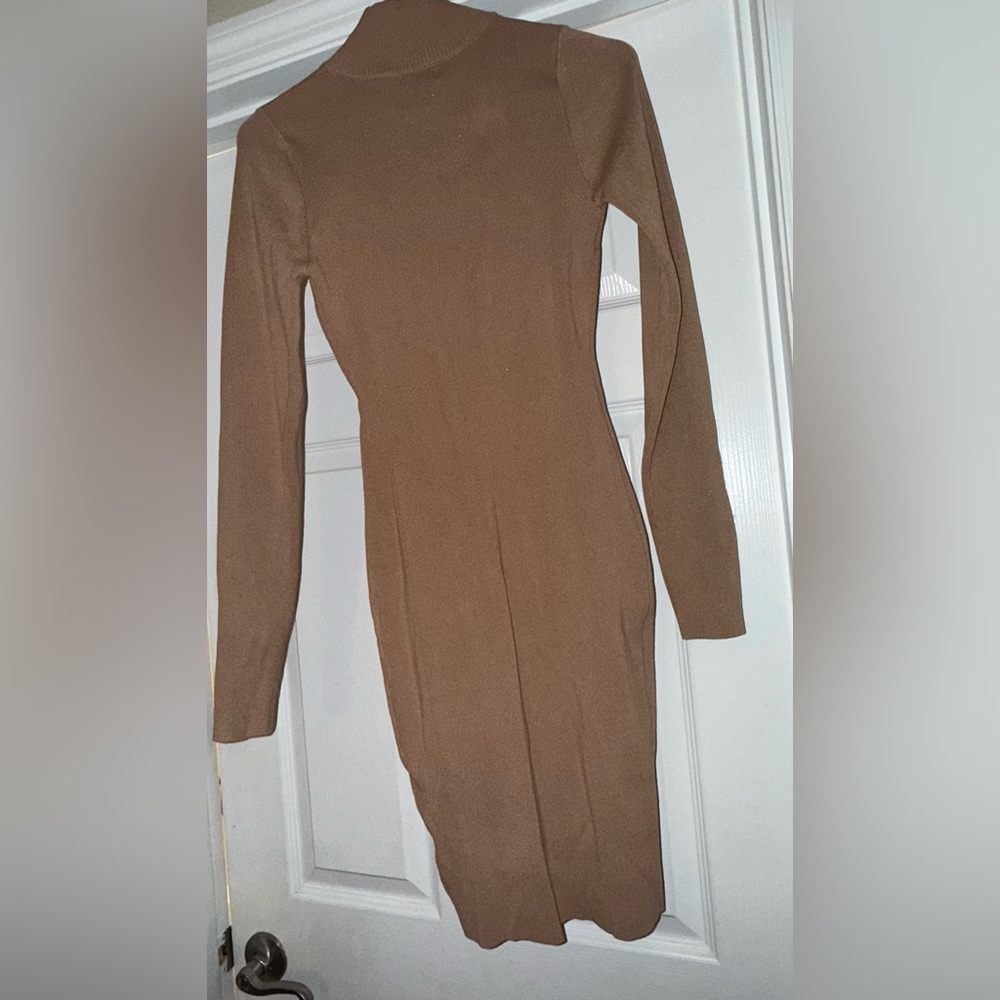 Elegant Tan and White Women's Dress - Picture 7 of 9